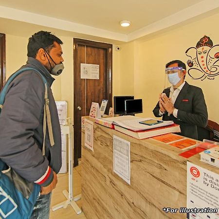 Oyo Hotel Apple Inn Surat Esterno foto